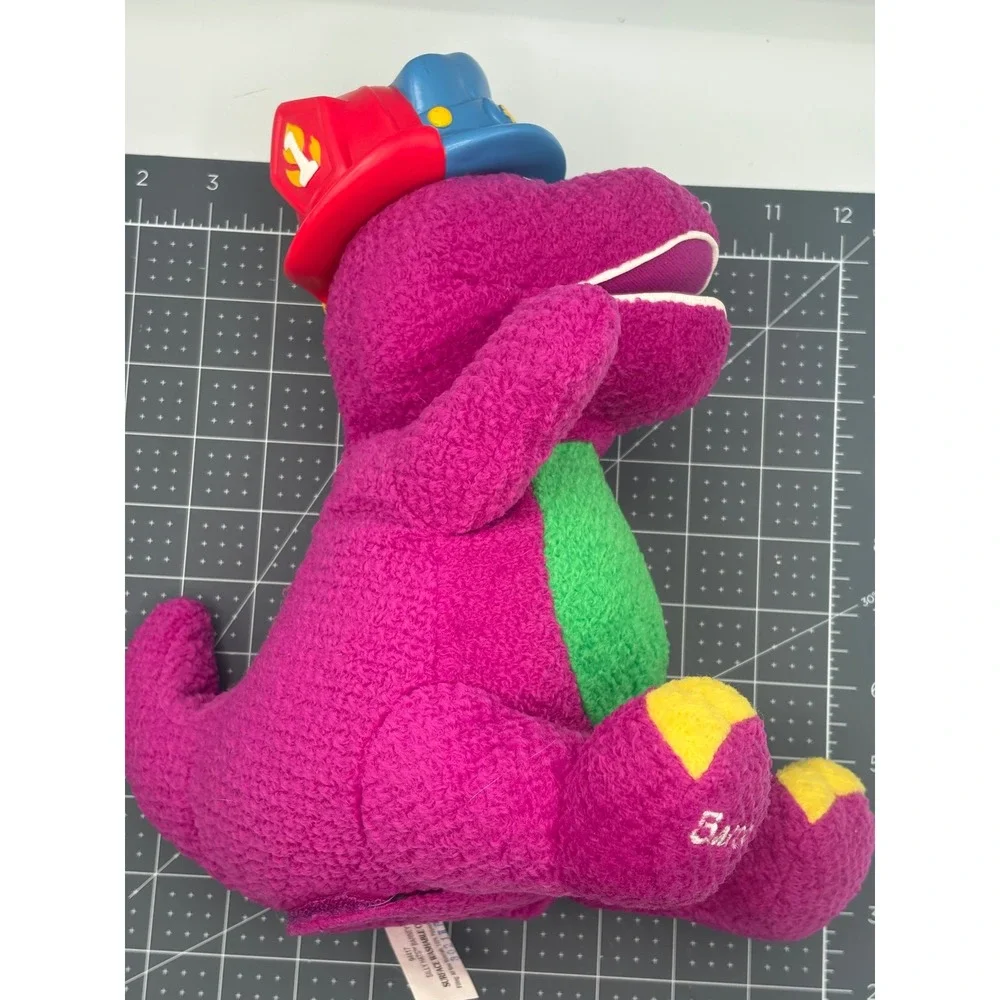 Vintage 2001 Fisher Price Silly Hats Barney Plush Purple Dinosaur Mattel 94417